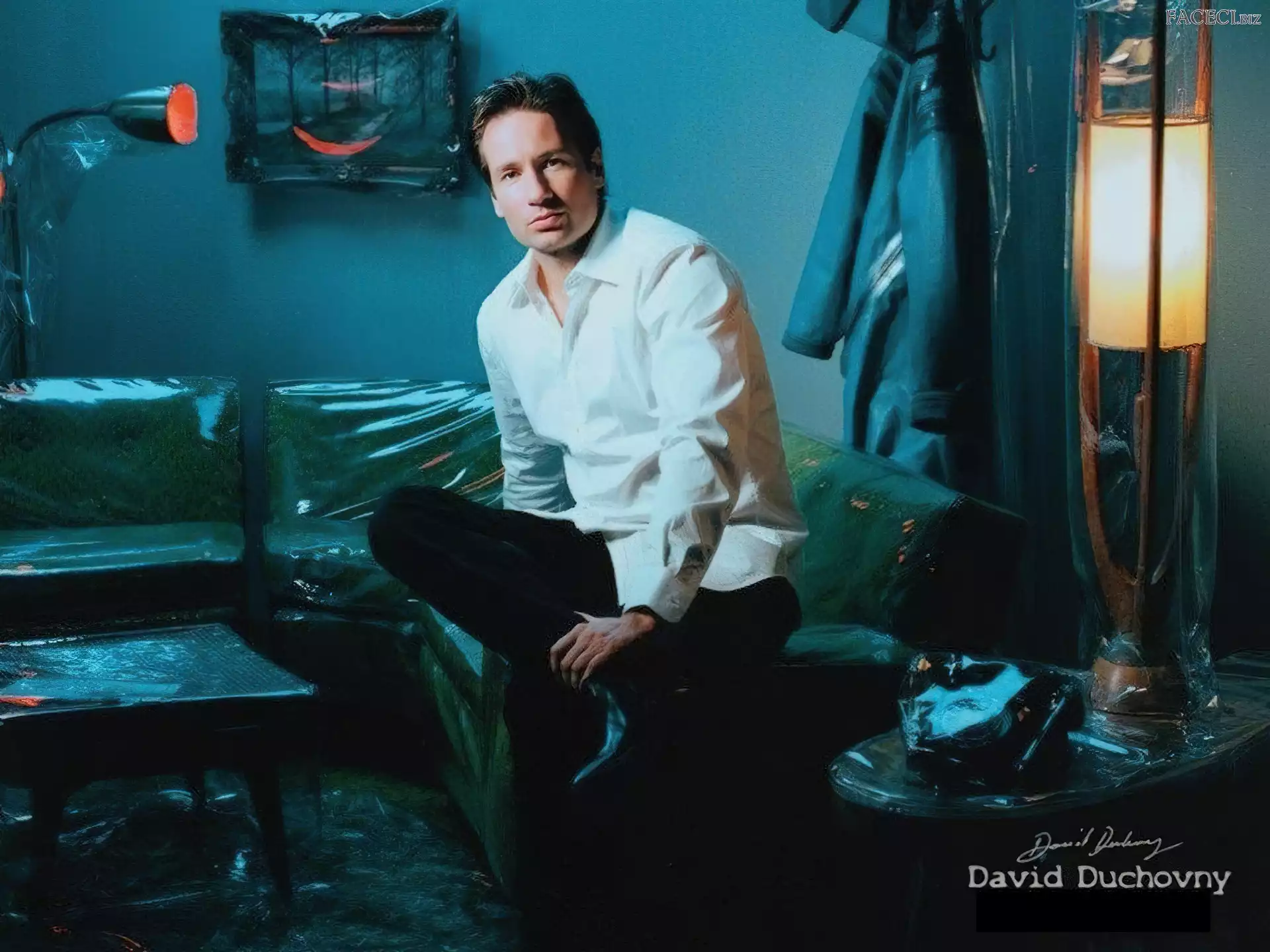 czarne spodnie, David Duchovny, biała koszula